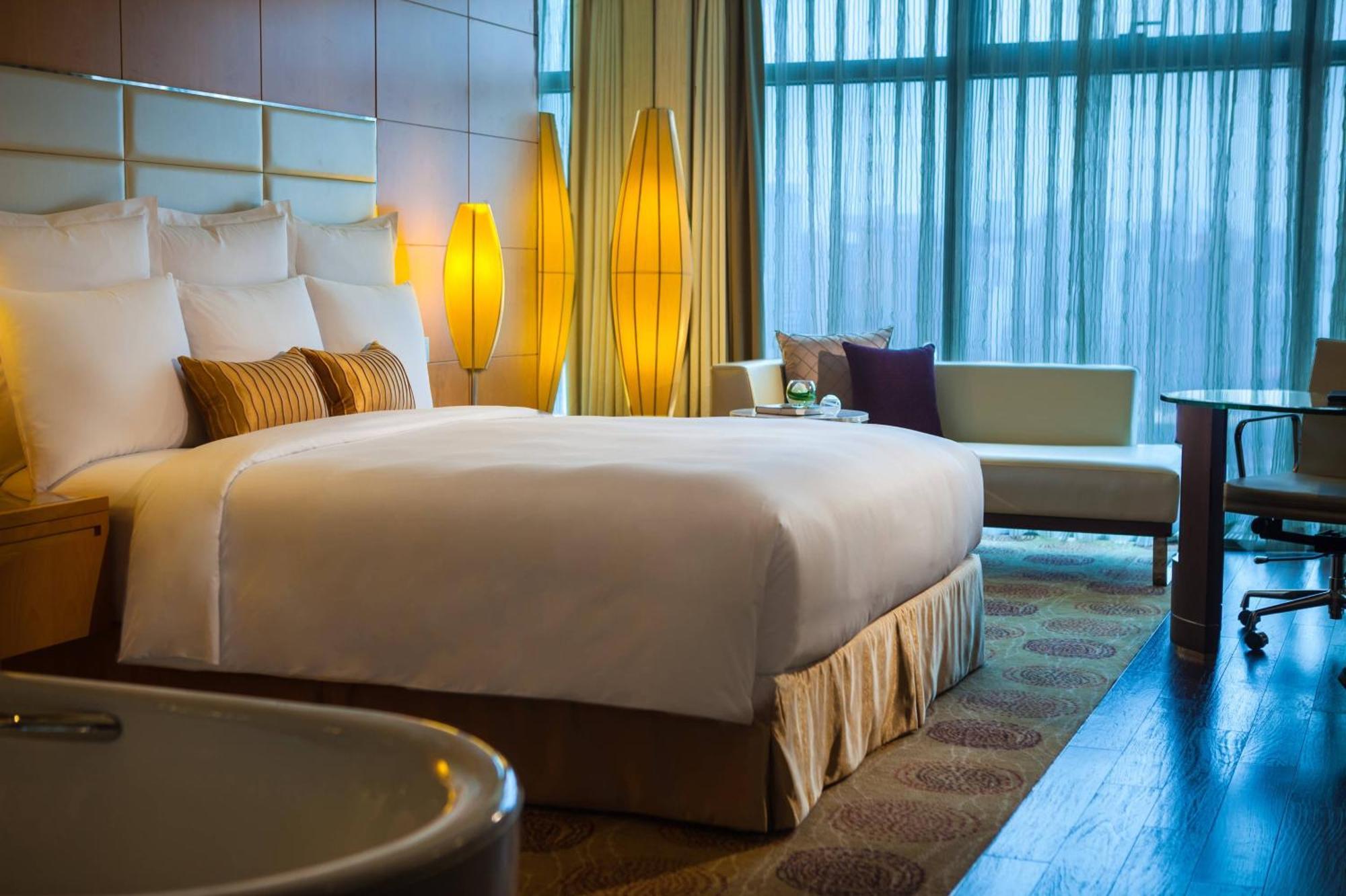Renaissance Shanghai Putuo Hotel Bagian luar foto